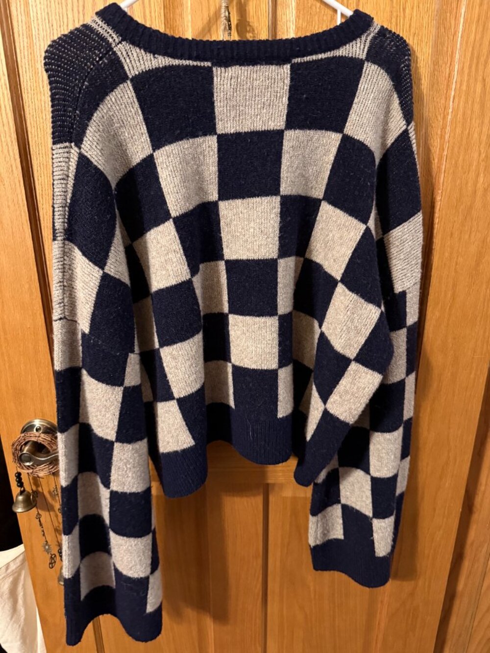 Women's Checkered Sweater - Picture 2 of 5